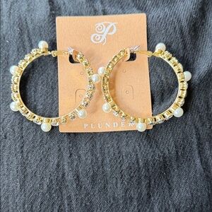 ‼️NWT Plunder Gold Hoops with Pearl Accents